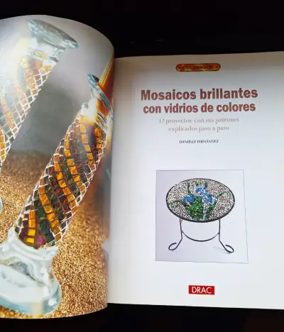 Libro de mosaicos brillantes con vidrios de colores - miniatura 3