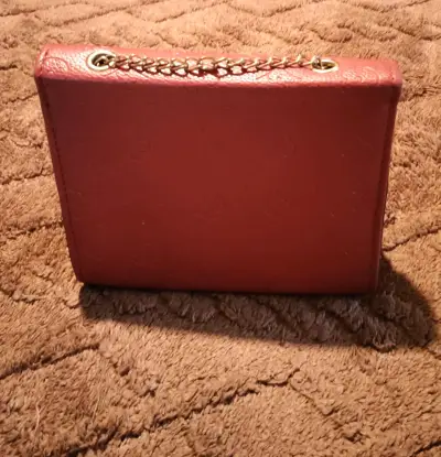 Cartera elegante con cadena - miniatura 2