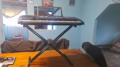 Teclado bontempi con soporte - miniatura 4