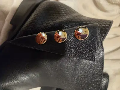 Botines de cuero negro con cierre dorado - miniatura 5