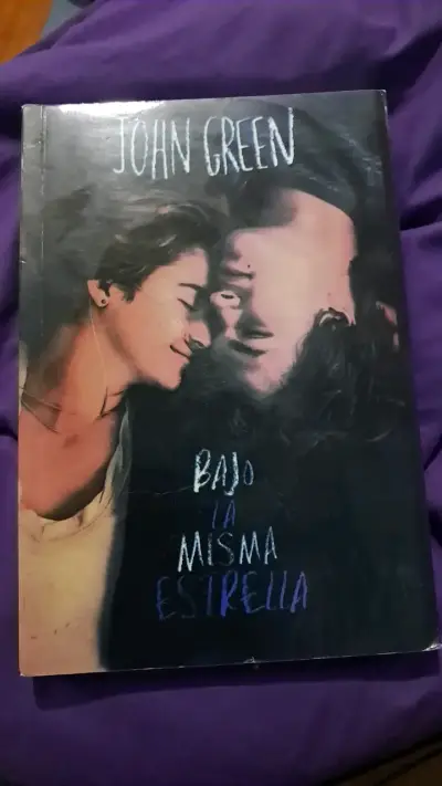 Libro 'Bajo la Misma Estrella' de John Green - miniatura 1