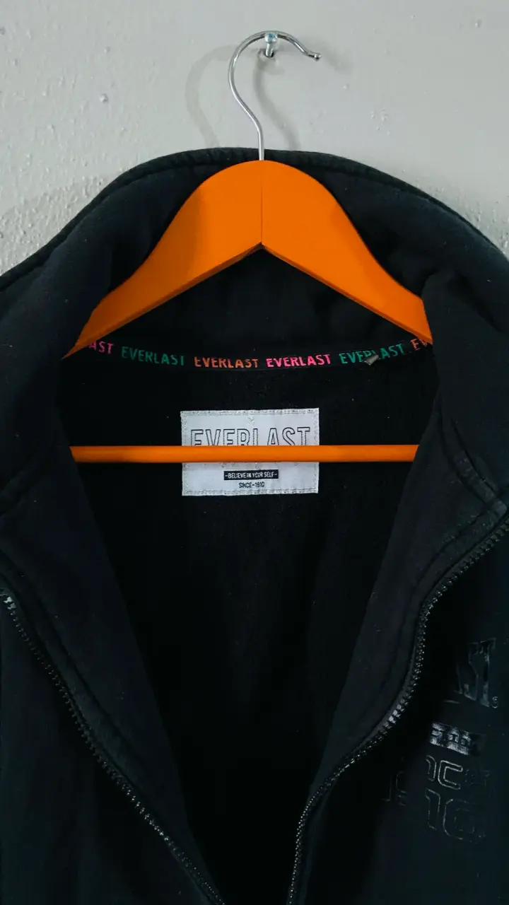 Chaqueta negra Everlast con cierre - 4