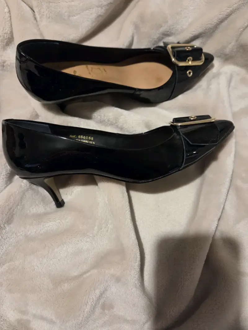 Zapatos de tacón negro charol con hebilla - 2