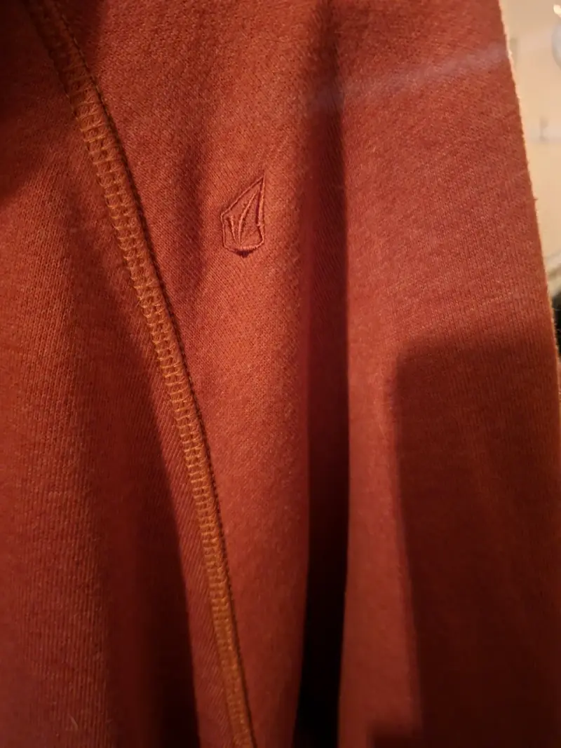 Polerón con capucha rojo para hombre - 3