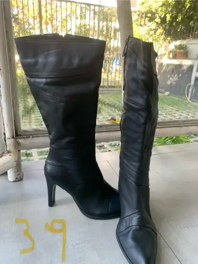 Botas de cuero marrón con punta afilada - miniatura 2