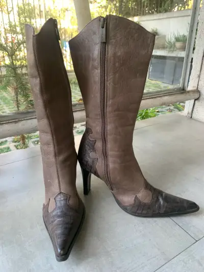 Botas de cuero marrón con punta afilada - miniatura 6