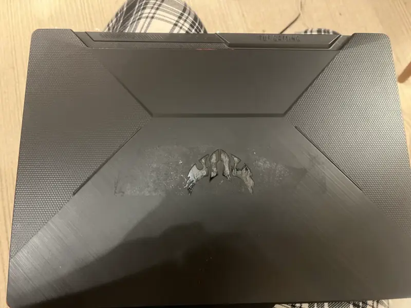 Laptop ASUS TUF Gaming potente y moderna - 3