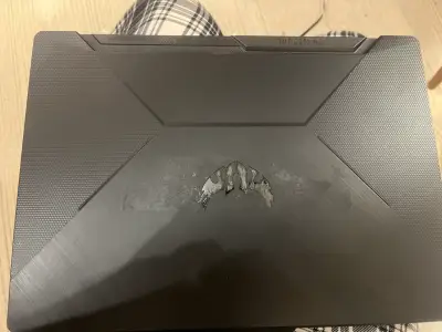 Laptop ASUS TUF Gaming potente y moderna - miniatura 3