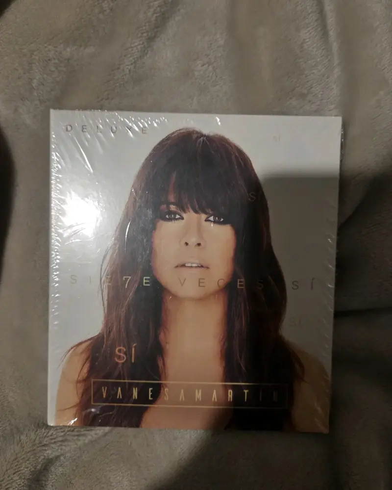 CD Deluxe 'Siete Veces Sí' de Vanesa Martín