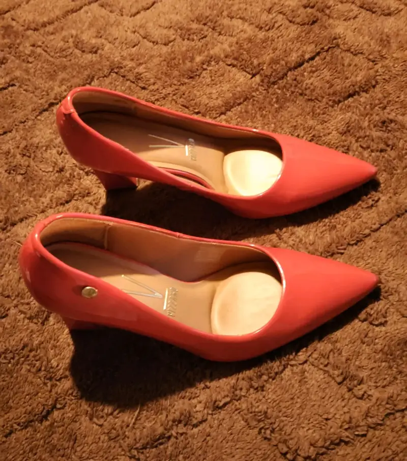 Zapatos de tacón rojo elegantes - 2