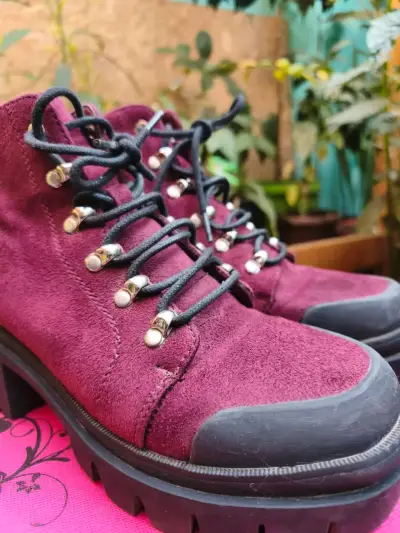 Botines de gamuza burdeos con plataforma - miniatura 2