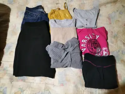 Lote de ropa variada para mujer - miniatura 1