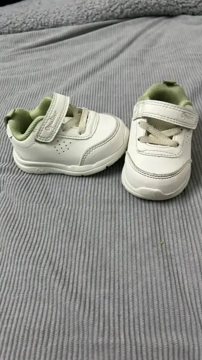 Zapatillas blancas de bebé Opaline - miniatura 1