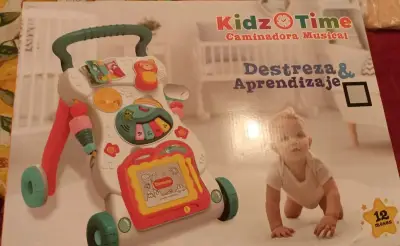 Andador infantil con actividades interactivas - miniatura 2