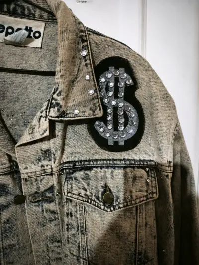 Chaqueta de mezclilla con tachas - miniatura 5