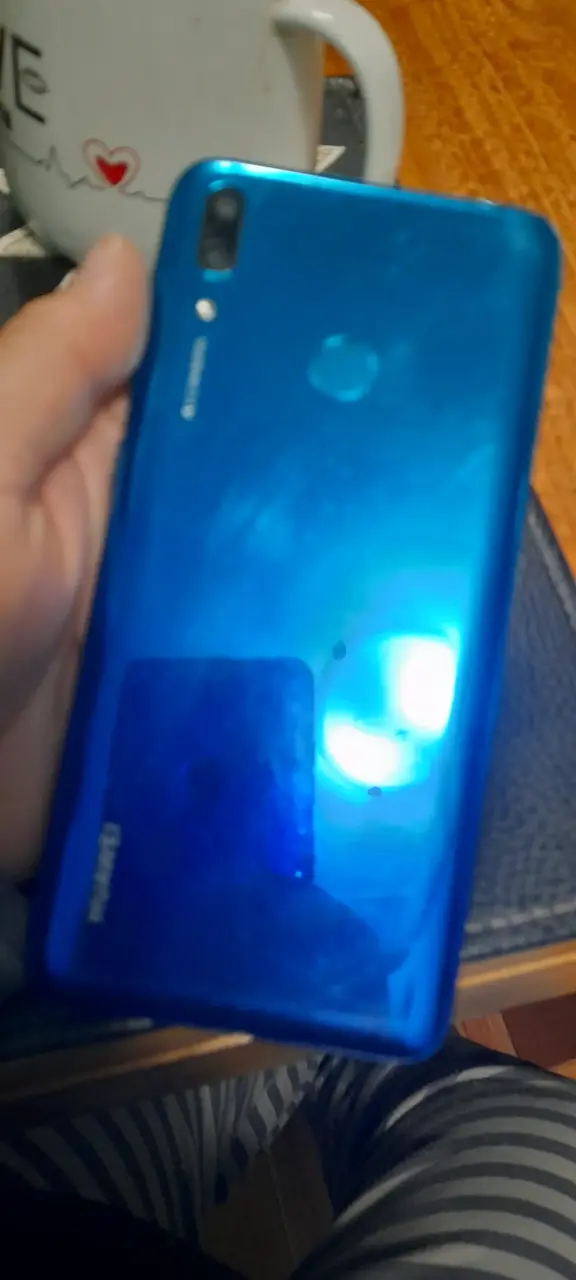 Smartphone Huawei con pantalla táctil - 2