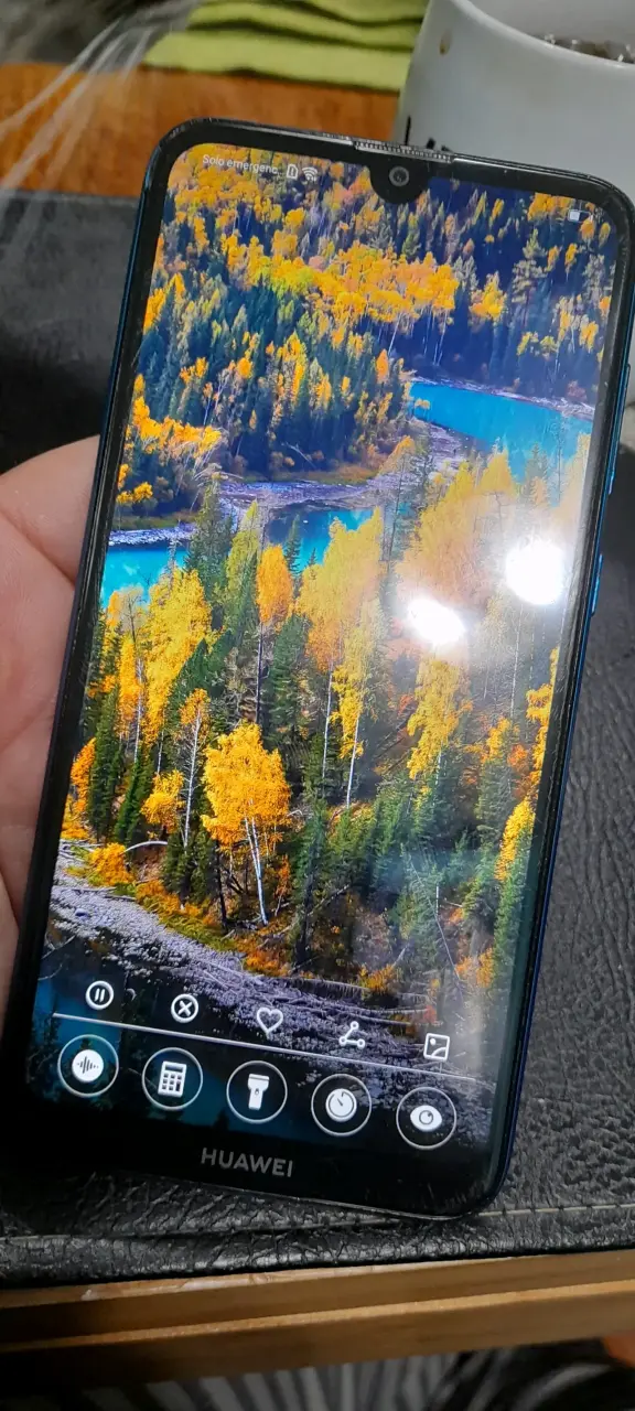 Smartphone Huawei con pantalla táctil - 4