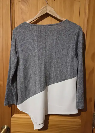 Polera gris y blanca ASH para mujer - miniatura 2