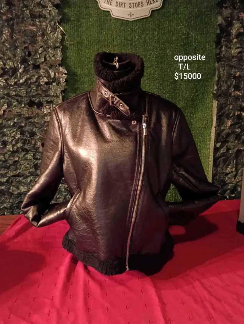 Chaqueta de cuero negra con capucha desmontable - 4