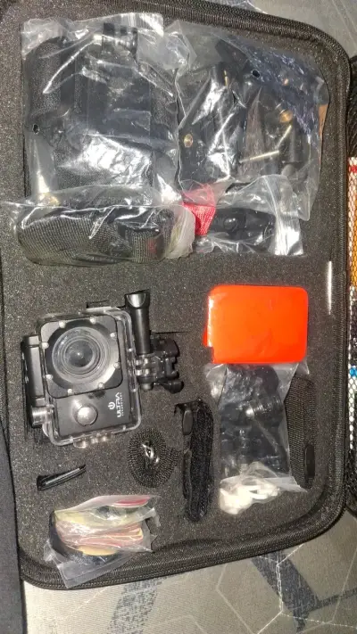 Cámara GoPro Ultra HD con accesorios - miniatura 1