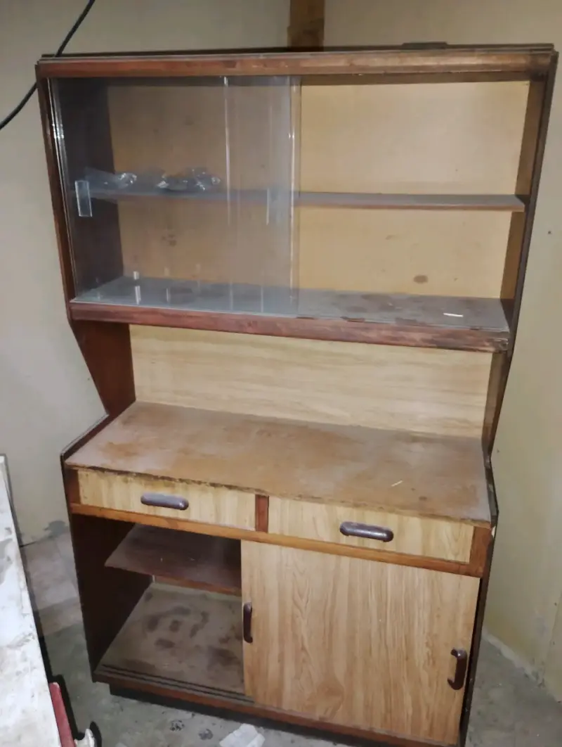 Mueble de cocina vintage con vitrina - 1