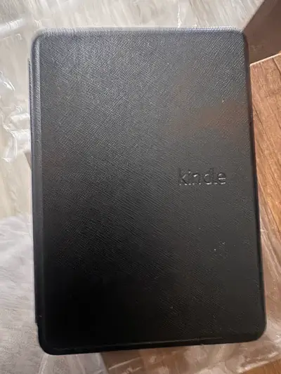 Funda Kindle negra con cierre magnético - miniatura 2