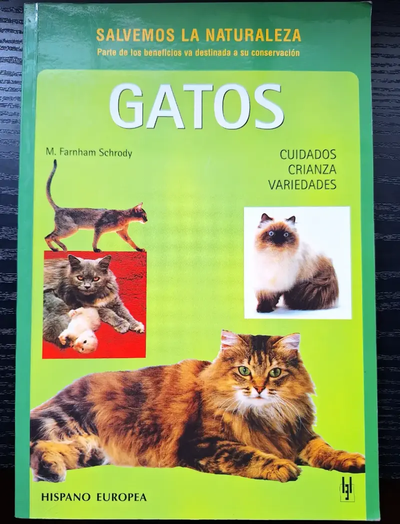 Libro 'Gatos: Cuidados y Variedades'