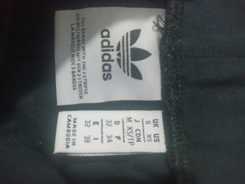Leggings negros Adidas con franjas florales - 2
