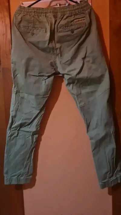 Pantalones cargo verde oliva para hombre - miniatura 2