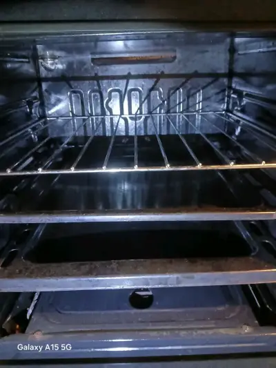 Cocina a gas con horno en buen estado - miniatura 2