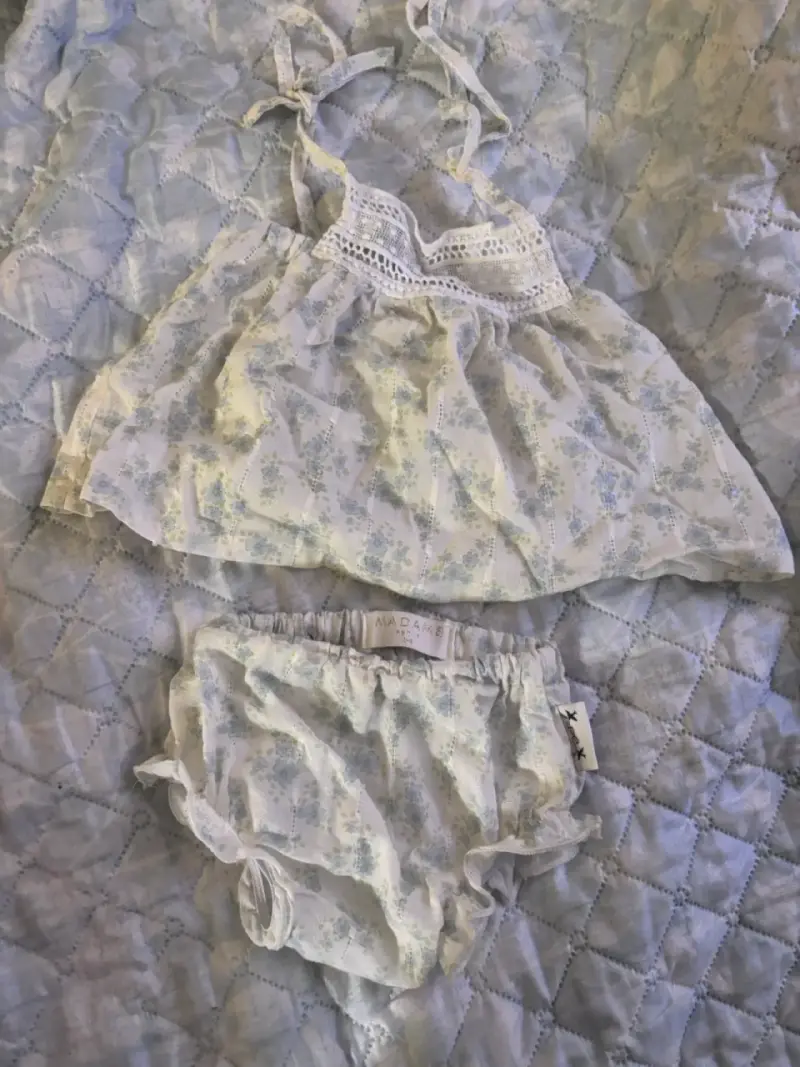 Vestido infantil beige con encaje - 4