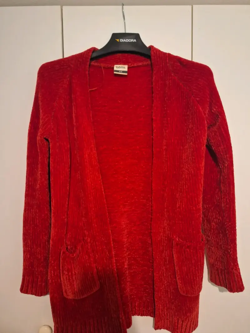 Cárdigan rojo de chenilla Sybilla