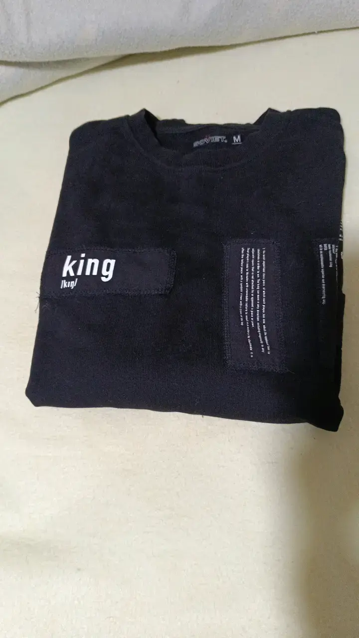 Polera negra Sovet con diseño 'king' - 1