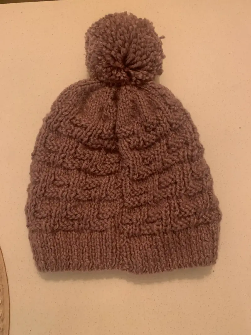 Gorros tejidos de lana con pompones - 4