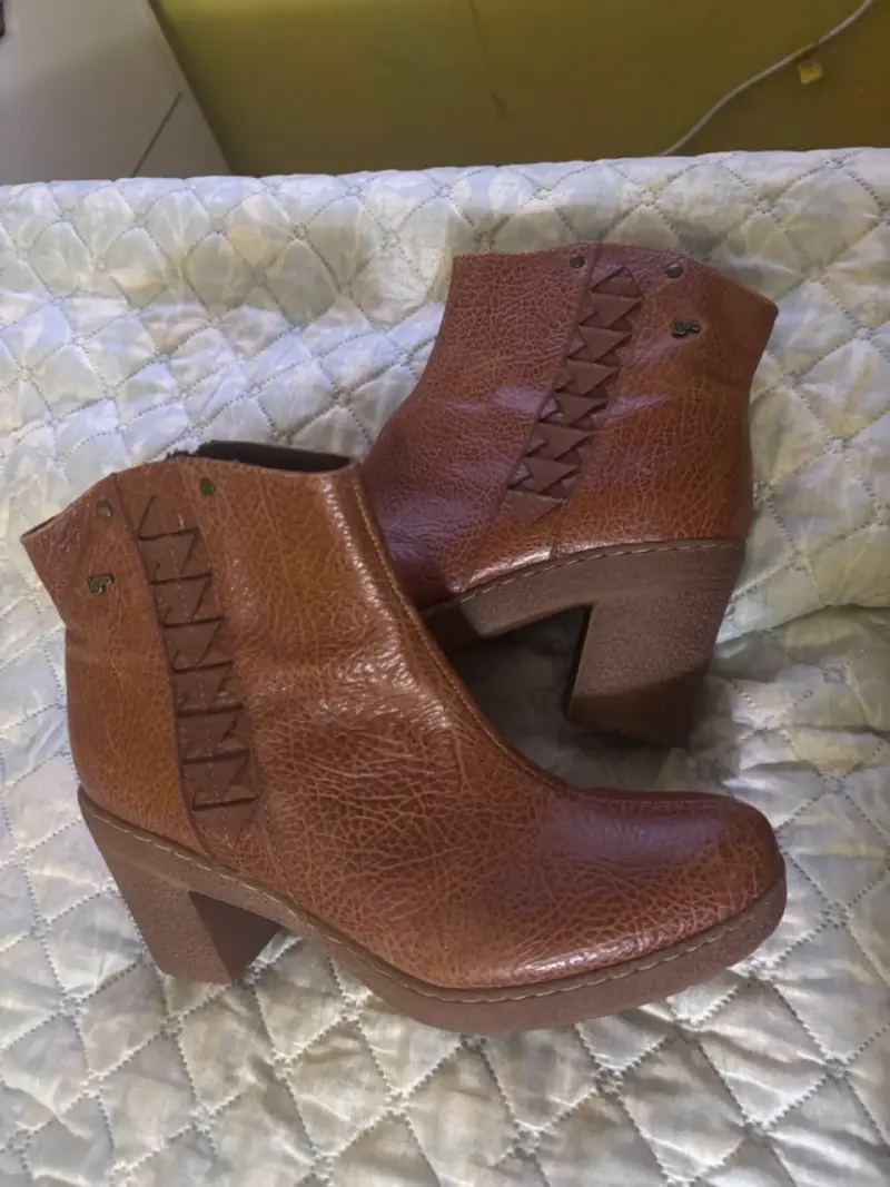 Botines de cuero marrón con tacón - 4