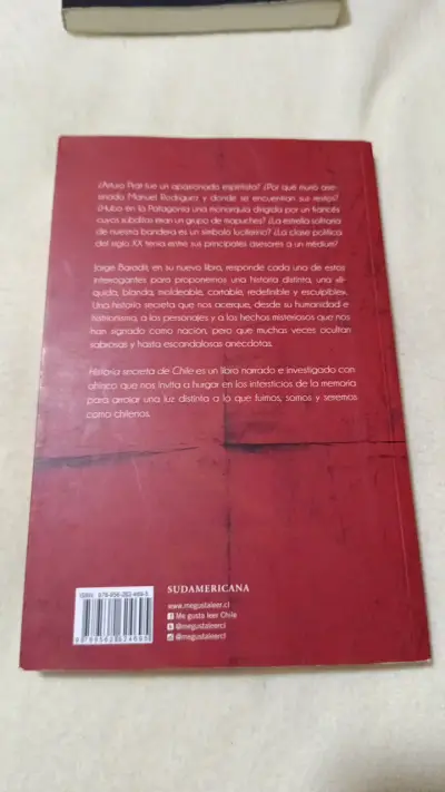 Libro 'Historia Secreta de Chile' de Jorge Baradit - miniatura 2