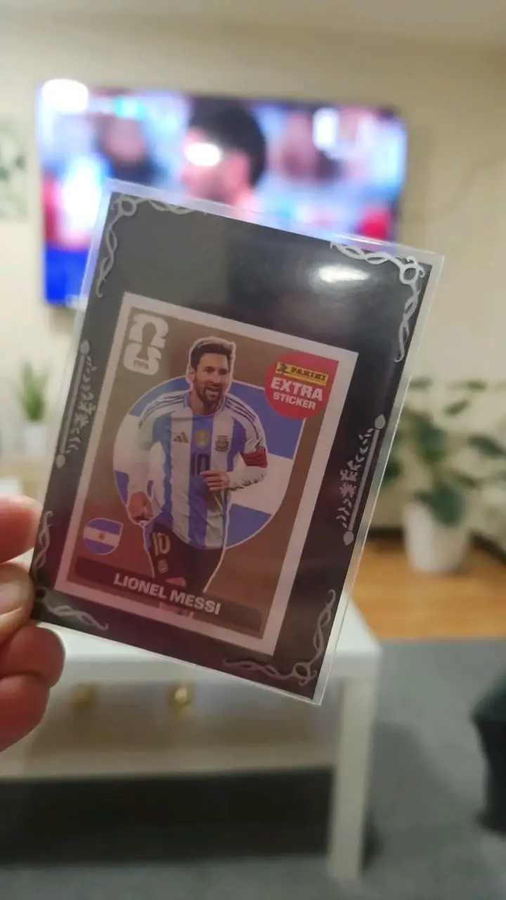 Lámina Panini Lionel Messi Extra Dorada