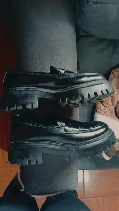 Zapatos mocasines negros con suela gruesa - miniatura 2
