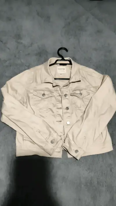 Chaqueta de mezclilla beige para mujer - miniatura 2