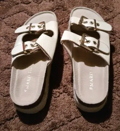 Sandalias blancas - miniatura 1
