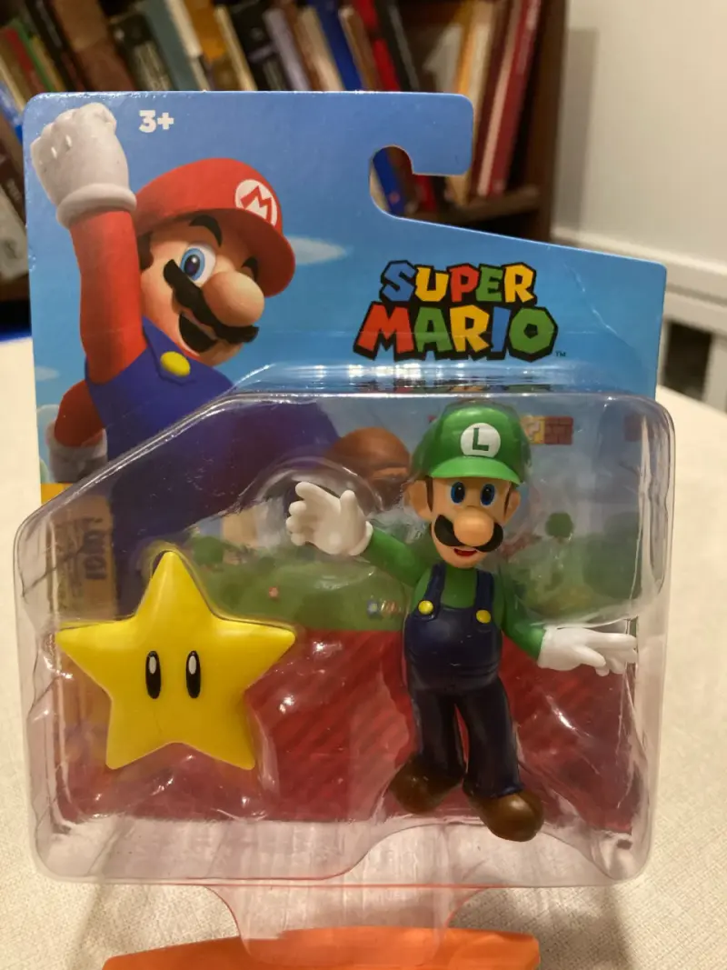 Figura de acción Luigi Super Mario con estrella