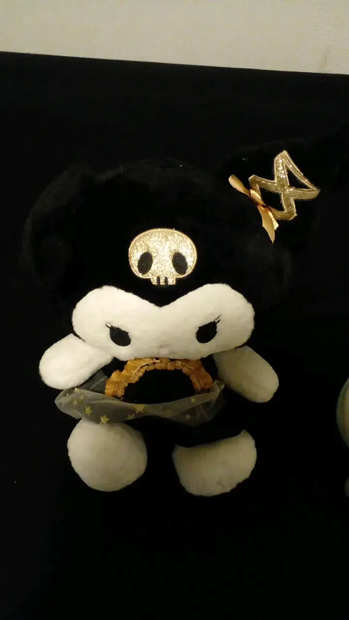Peluche de personaje con sombrero negro - 1