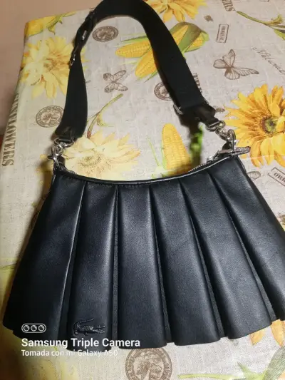 Cartera negra de cuero con correa adjustable - miniatura 2