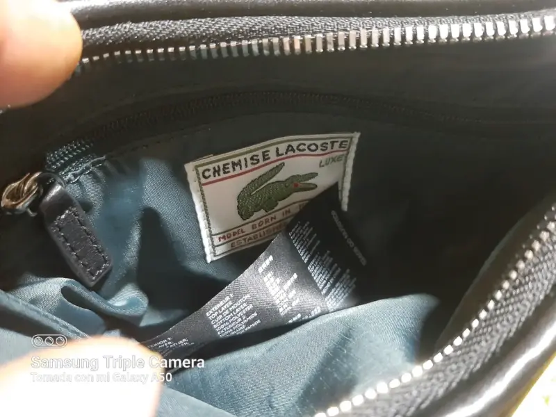 Cartera negra de cuero con correa adjustable - 4