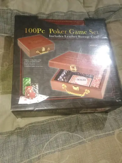 Set de póker 100 piezas con estuche de cuero - miniatura 1
