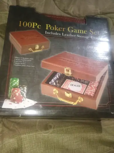 Set de póker 100 piezas con estuche de cuero - miniatura 4