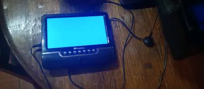 Televisor portátil Fujitel con pantalla LCD - miniatura 3