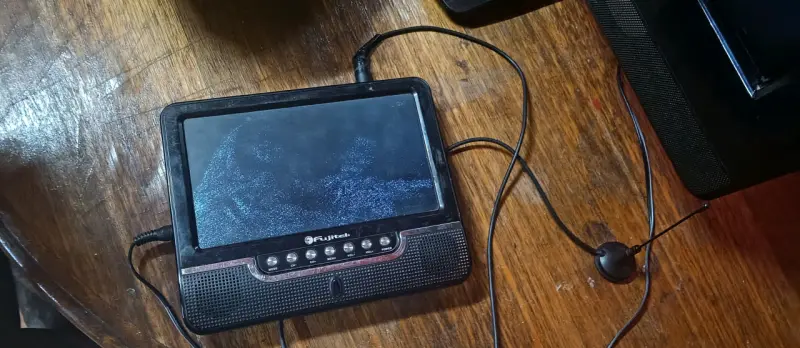 Televisor portátil Fujitel con pantalla LCD - 4