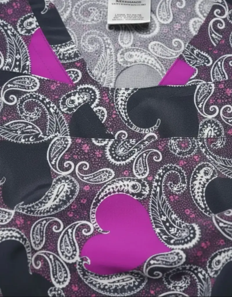 Blusa médica estampada Marca HeartSoul Talla S - 2