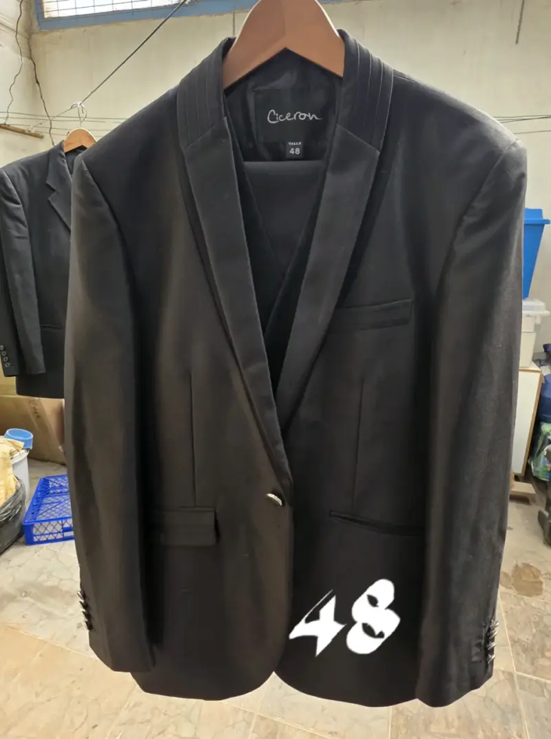 Terno negro Baglioni talla 48 - 2